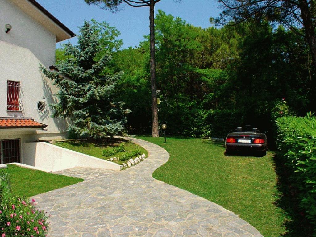 Lignano Riviera With Fireplace & Air Conditioning Lignano Sabbiadoro Exterior photo
